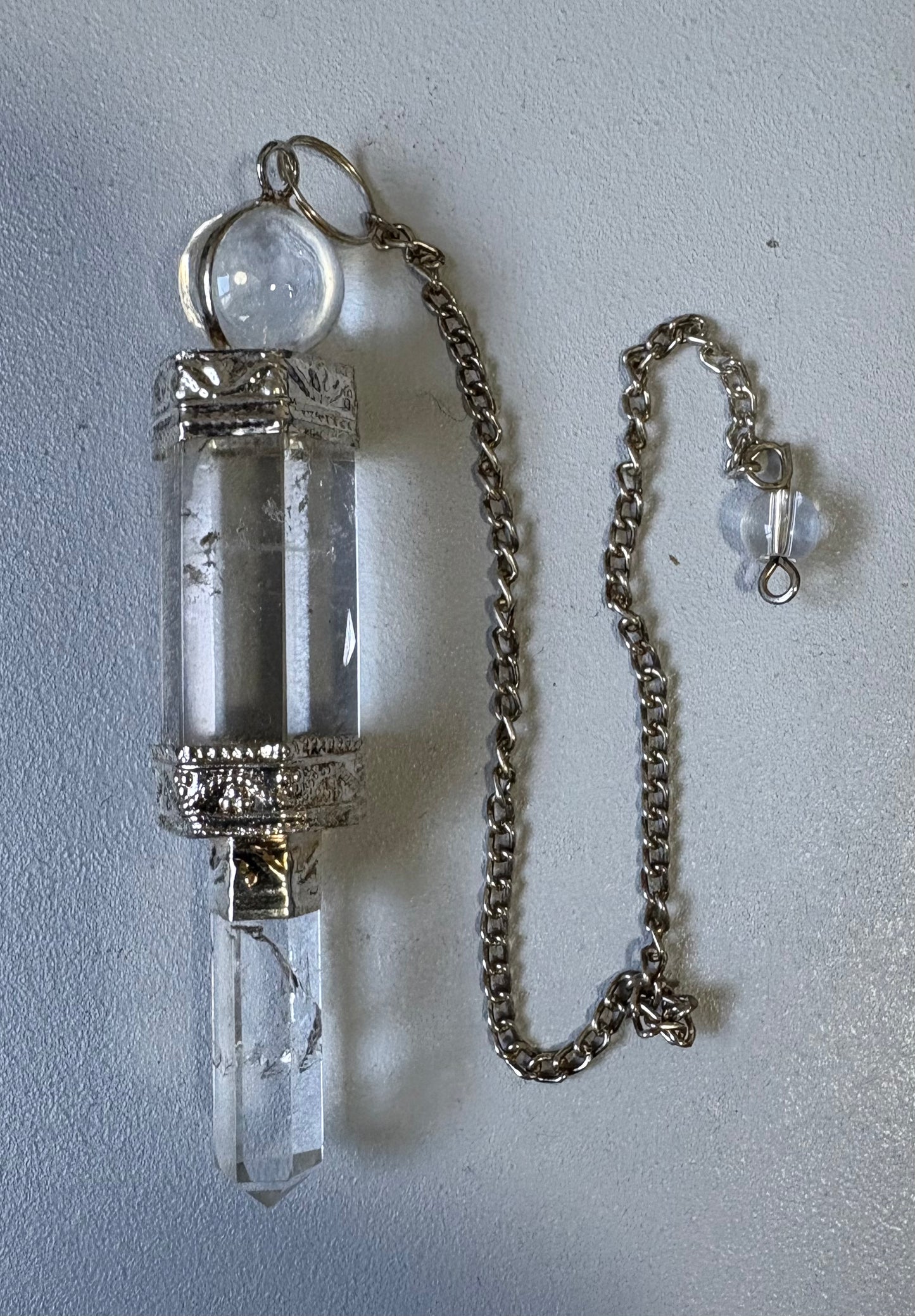 Pendule de Radiesthésie en Cristal de Roche