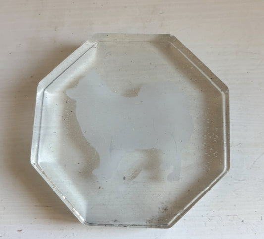 DESSOUS DE PLAT CHIEN EN RÉSINE D’ÉPOXY