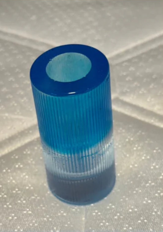 VASE BLEU PETIT MODÈLE EN RÉSINE D’ÉPOXY