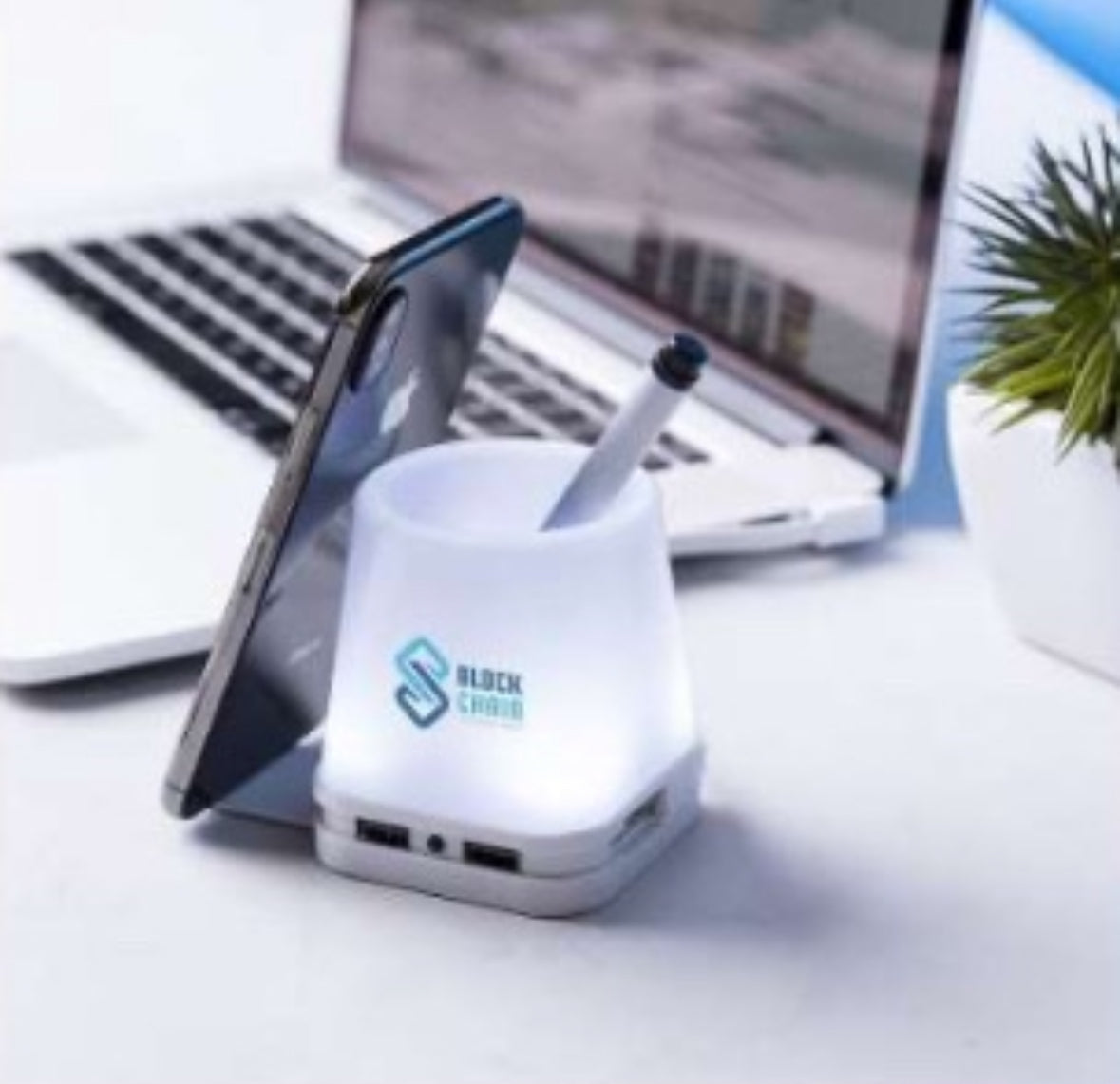 PORTE-CRAYONS PORT USB