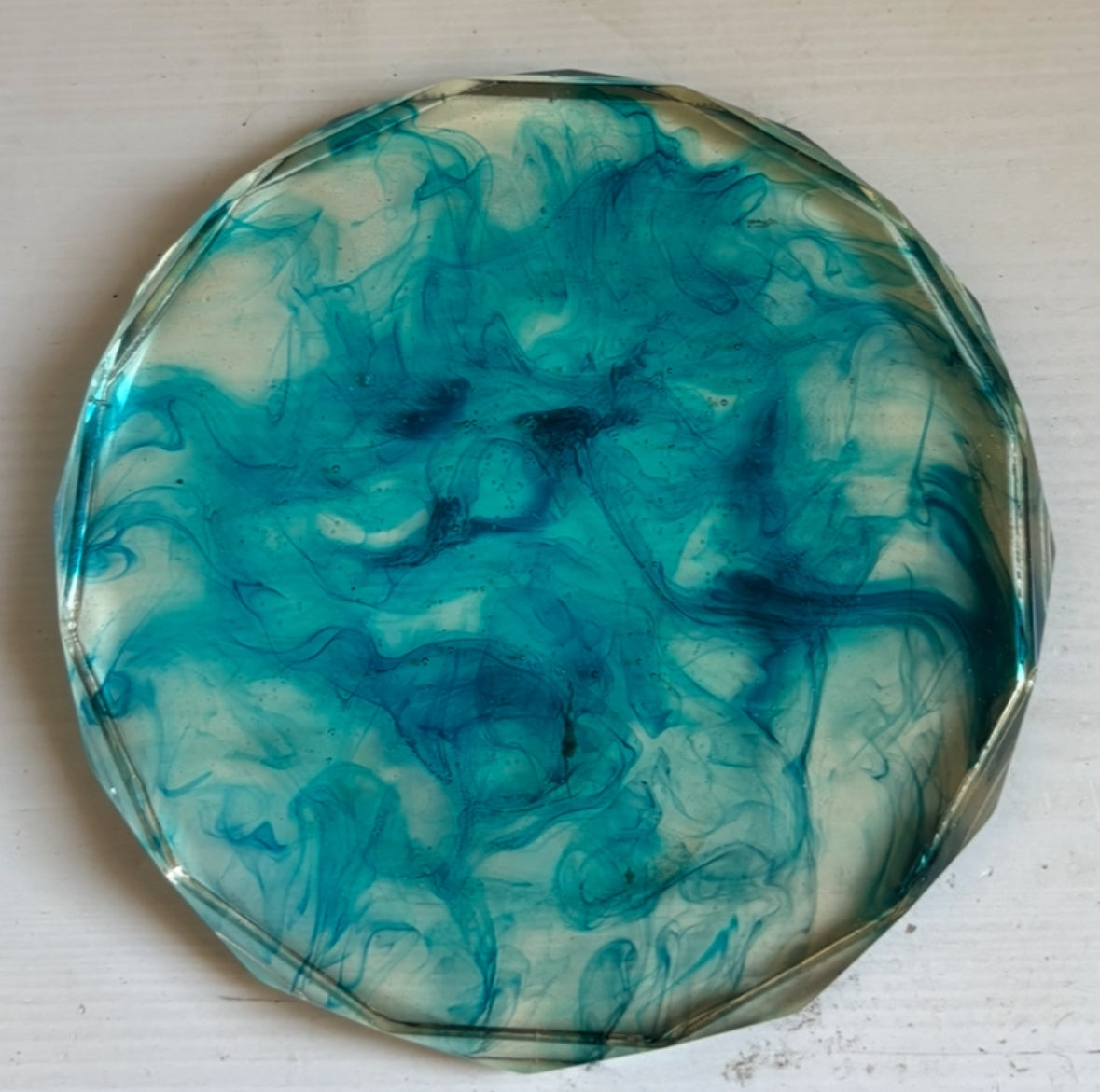 DESSOUS DE PLAT BLEU MARBRÉ EN RÉSINE D’ÉPOXY